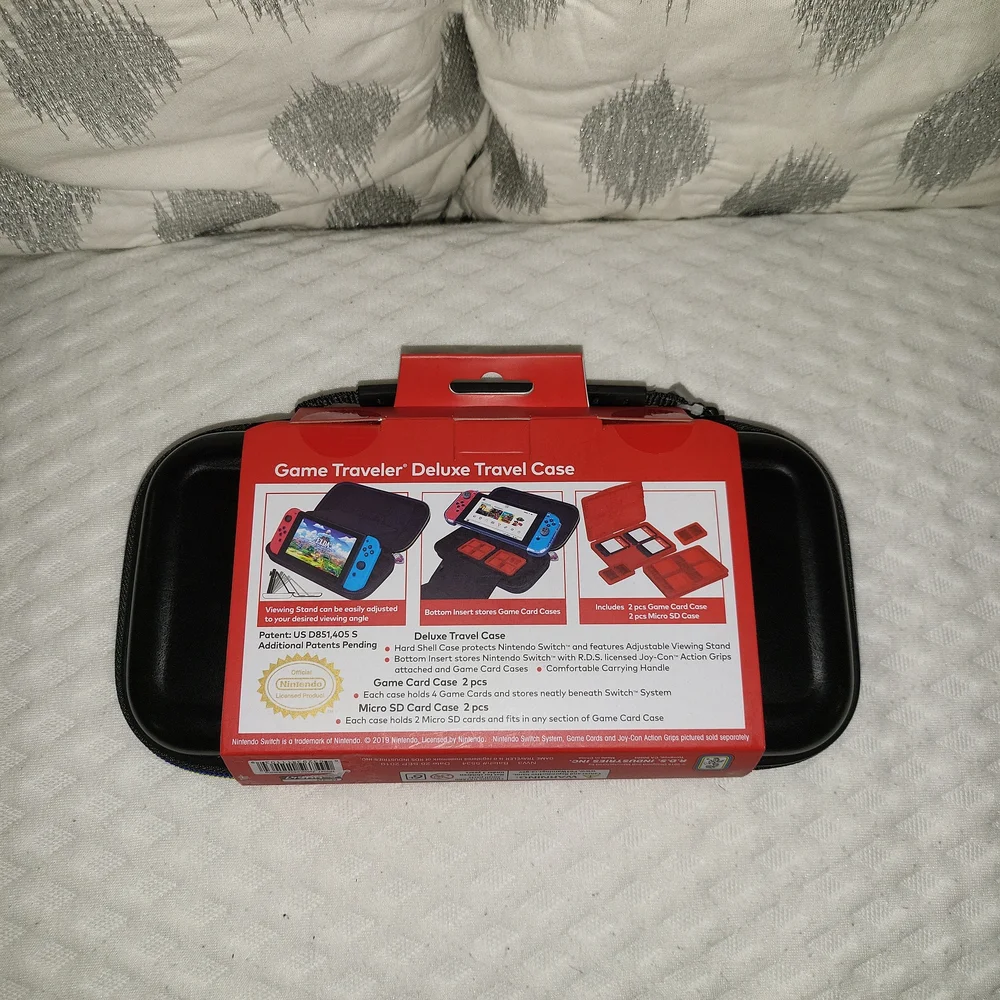 Nintendo Switch Game Traveler Deluxe Travel Case (Zelda Theme)